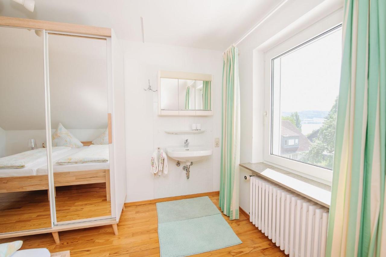 Ferienwohnung Menzer Am See Ohningen Bagian luar foto